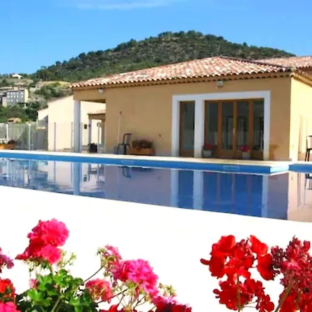 Hameau Des Sources 3*